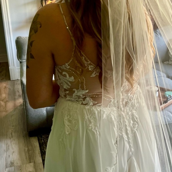 A-Line Wedding Dress w/ Sequin and Lace Detailing (Vintage Style Button-Up Back) - Picture 5 of 7